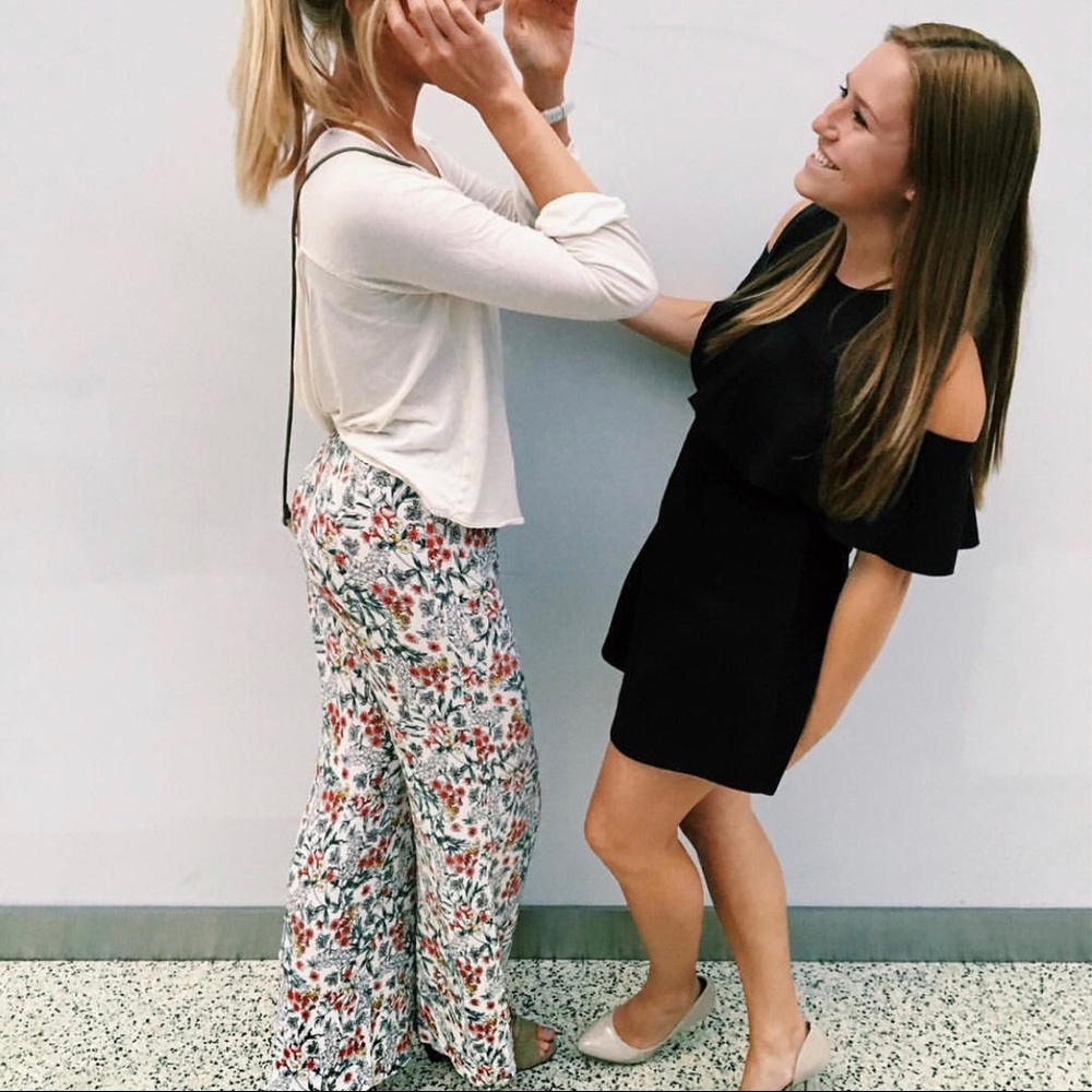 Cute Floral Forever 21 Pants - S